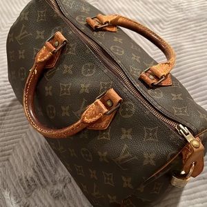 💎 Authentic Louis Vuitton💎Speedy 30 Handbag Monogram 30! Comes with 🔒 and 🔑